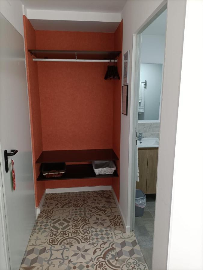 Double or Twin Room Private Bathroom