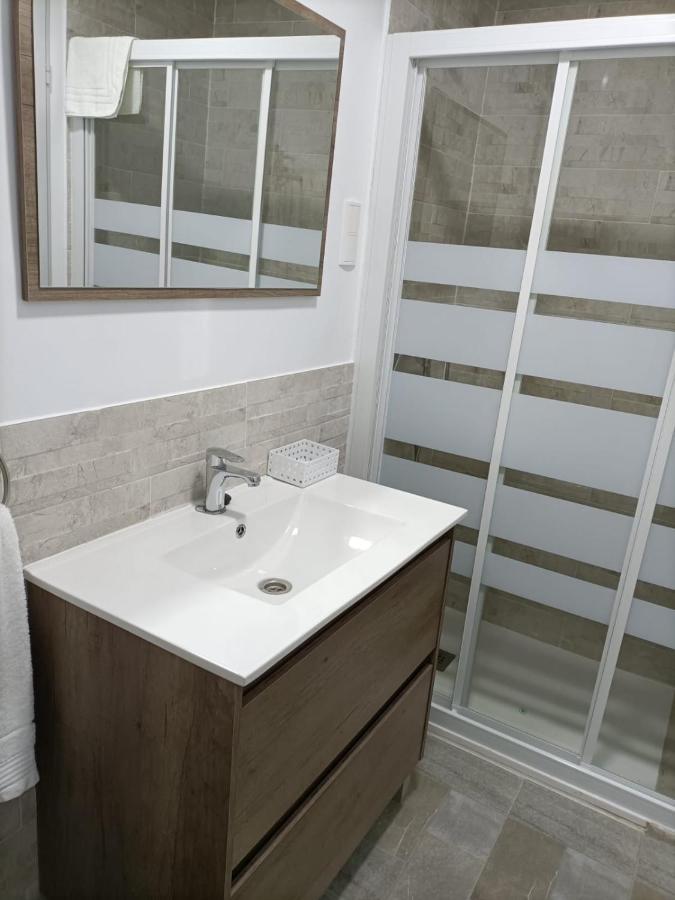 Double or Twin Room Private Bathroom