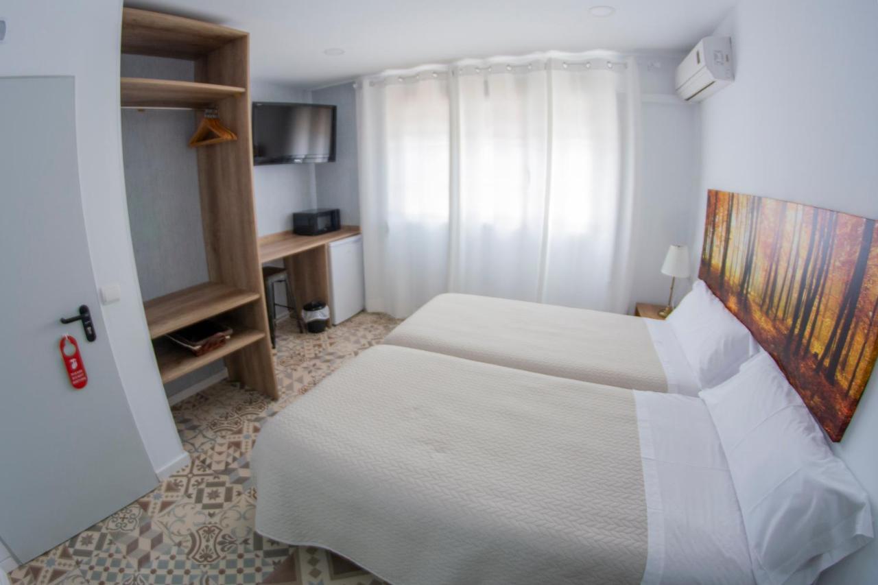 Double or Twin Room Private Bathroom