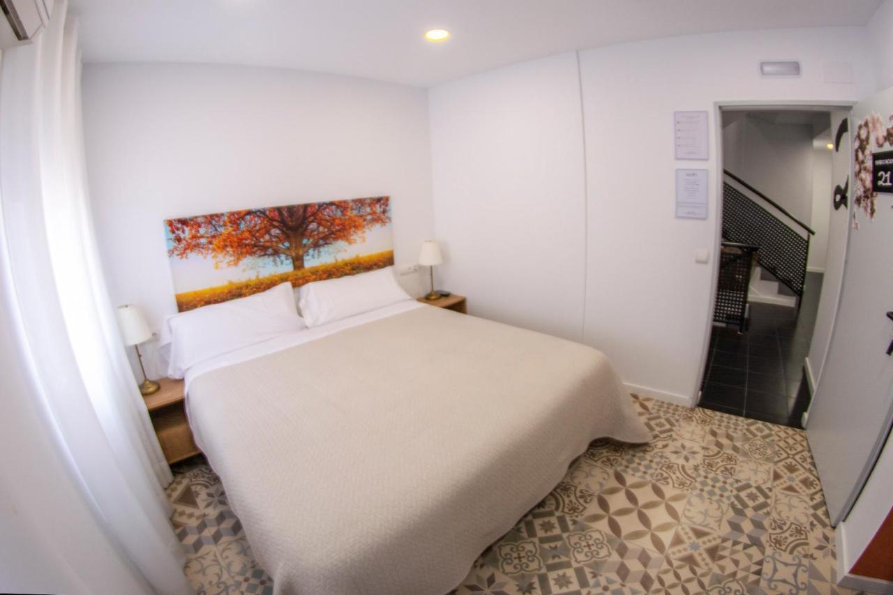 Double or Twin Room Private Bathroom